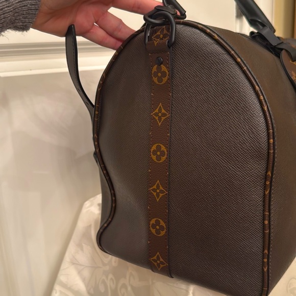 LIMITED EDITION LV TAIGA KEEPALL BADOULIER - Picture 3 of 5